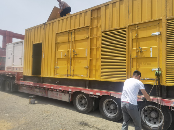 福贡除了负载情况和发动机维护，还有哪些因素会影响 200kw 柴油发电机的油耗？