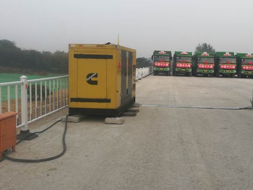 福贡电力系统的稳定性和设备兼容性如何影响发电机组的频率规格？