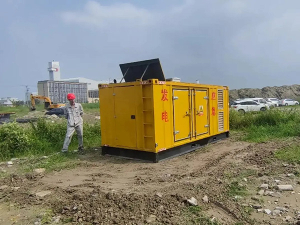 福贡200KW柴油发电机机组每小时的油耗量受哪些因素影响？